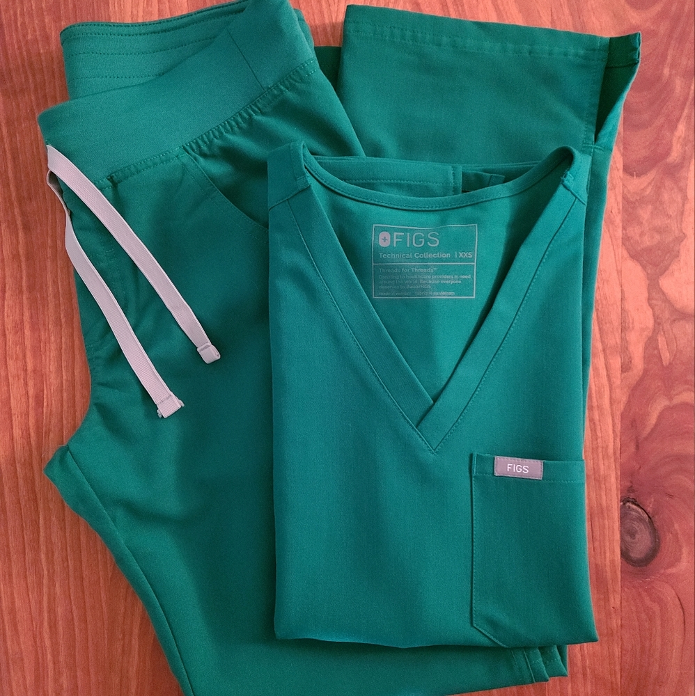 FIGS Scrubs Set (Hunter Green Set)